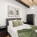 Spacious 3 Bedroom Gem In Trendy Dumbo!