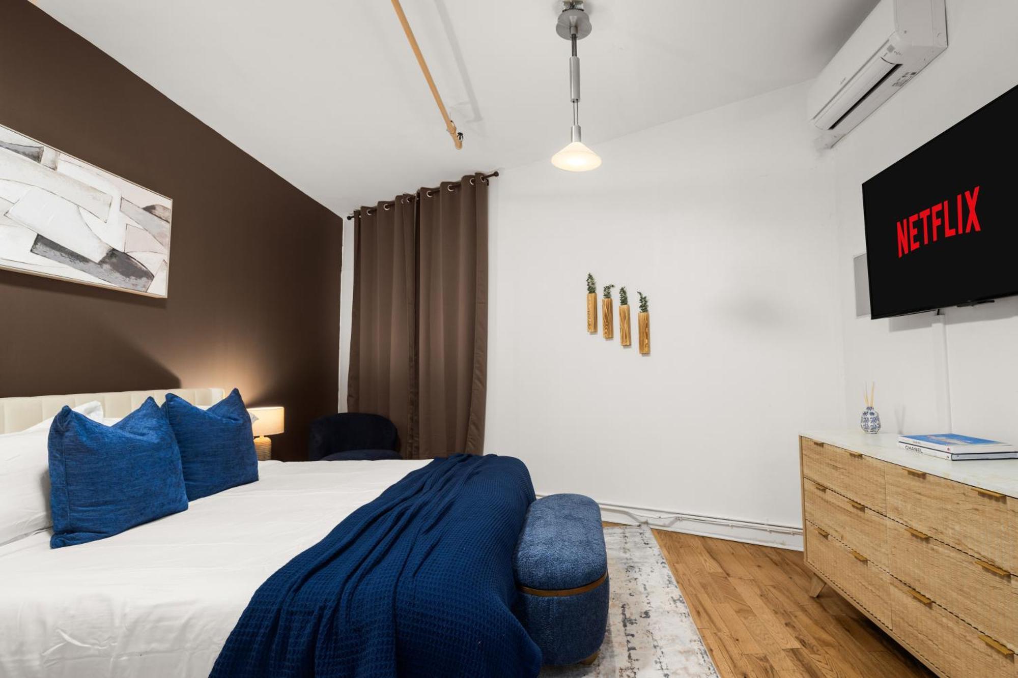 Spacious 3 Bedroom Gem In Trendy Dumbo!