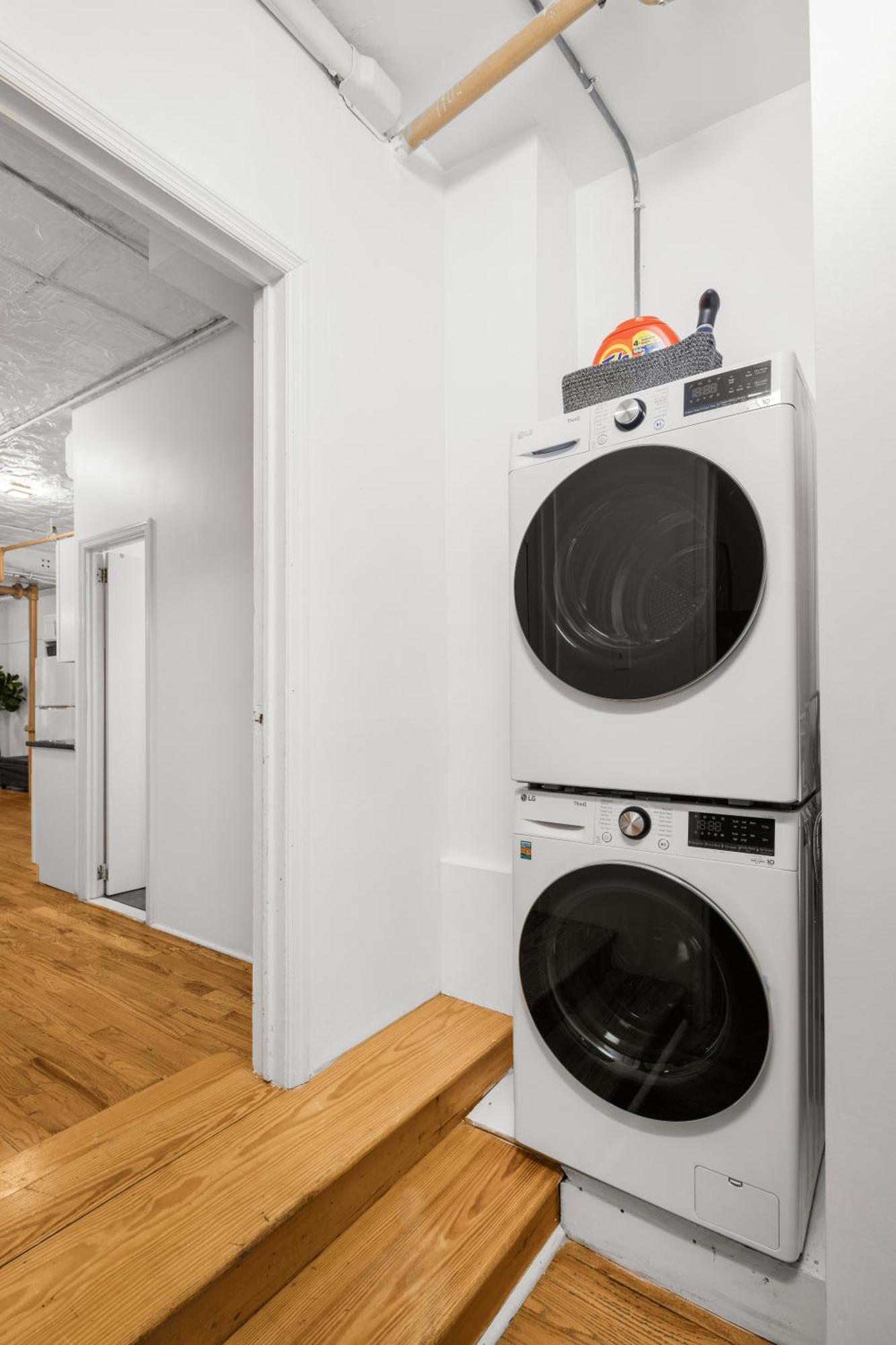 Spacious 3 Bedroom Gem In Trendy Dumbo! *
