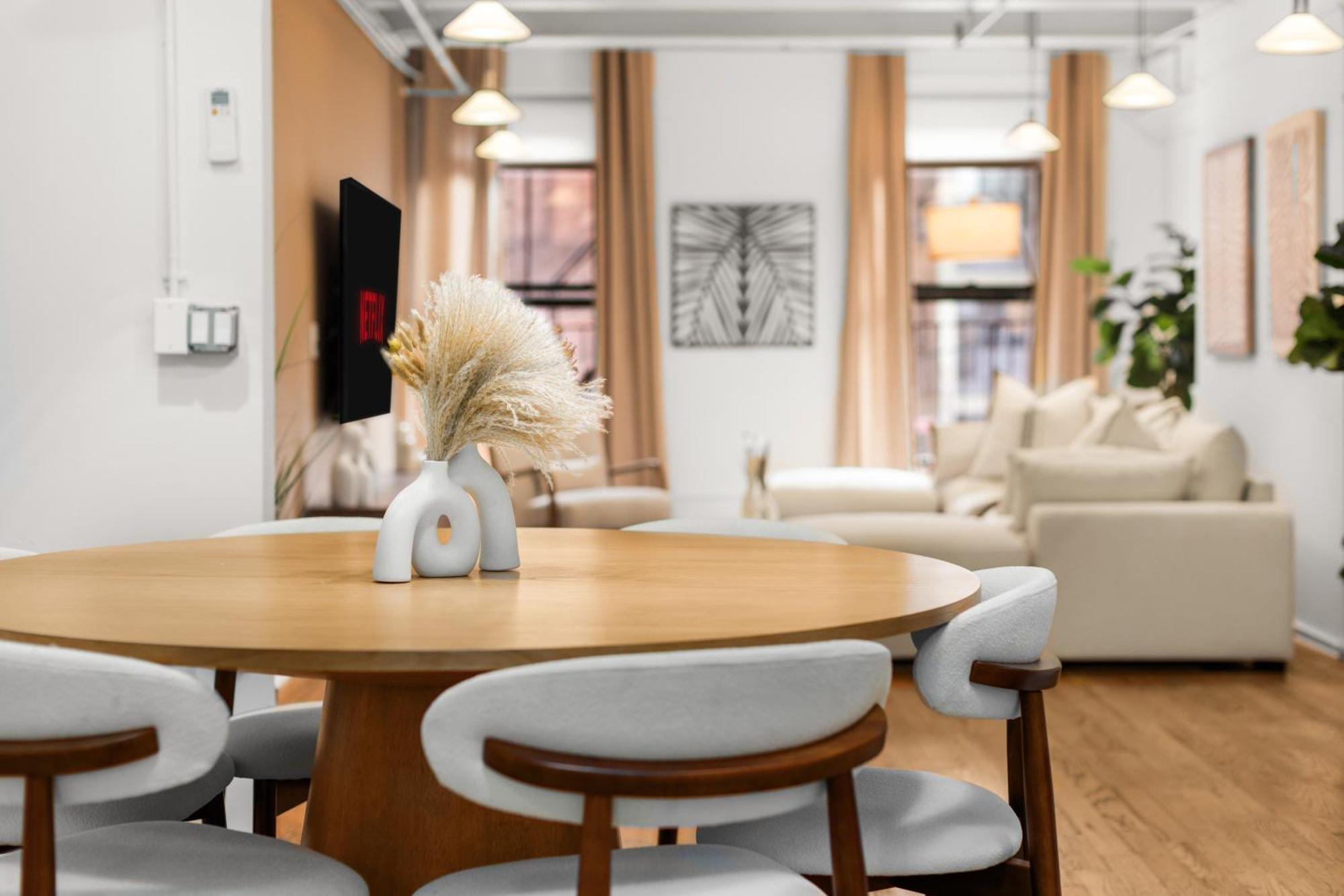 Spacious 3 Bedroom Gem In Trendy Dumbo!
