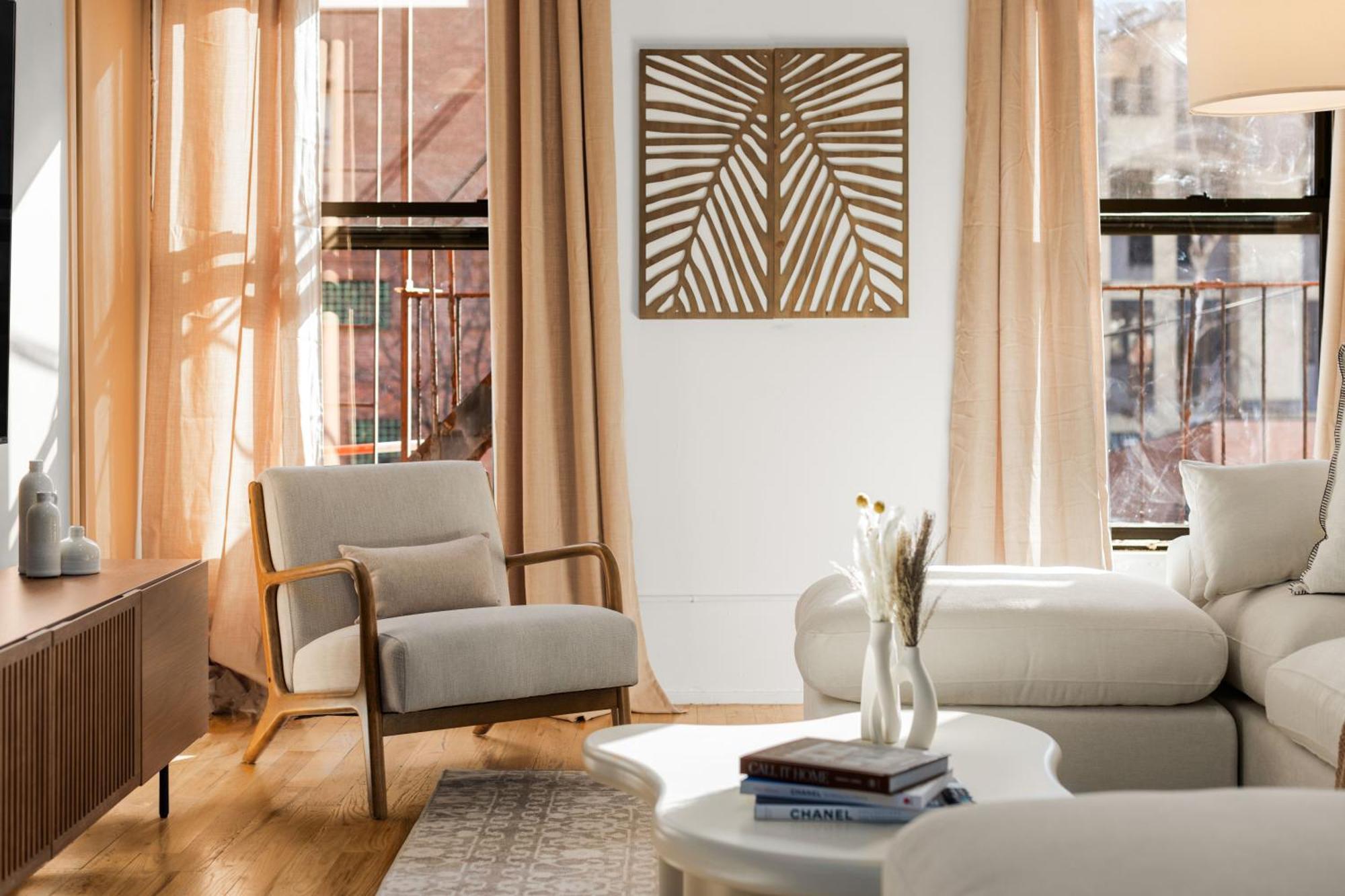 Spacious 3 Bedroom Gem In Trendy Dumbo! *